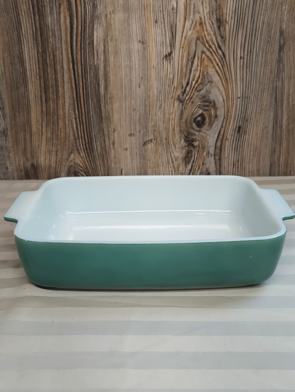 Vintage 1953 Pyrex 507-B open baker dish in Seafoam Green 1.5 Qt.